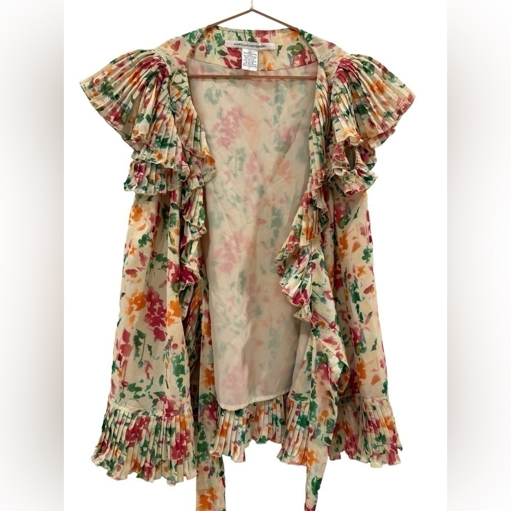 DIANE VON FURSTENBERG True Wrap Floral Top Size 4 VGUC - Picture 2 of 6
